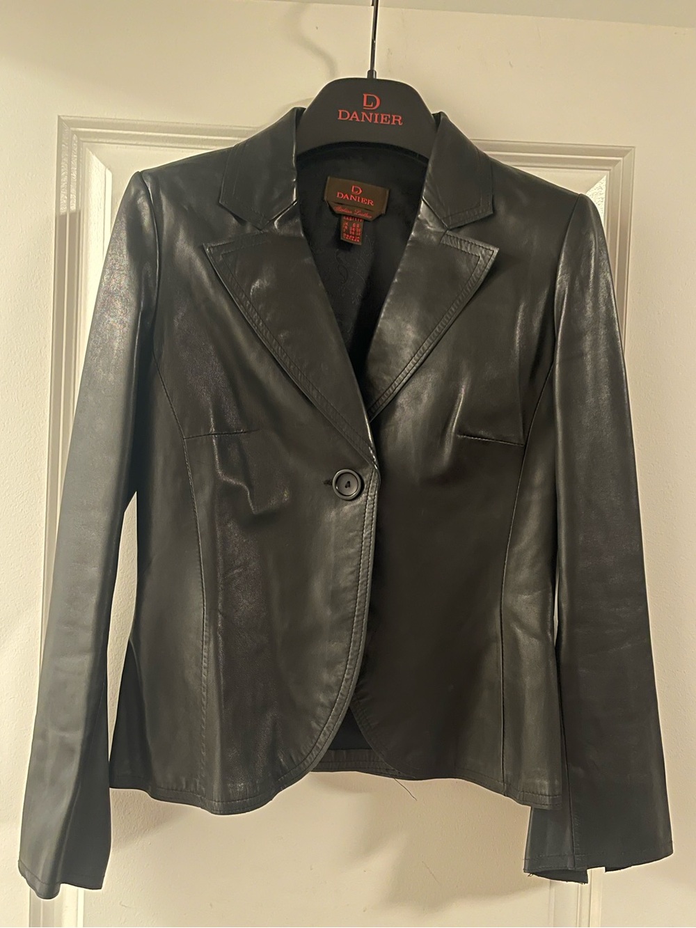 Chic Vintage Danier Black Leather Blazer Jacket - Single Button